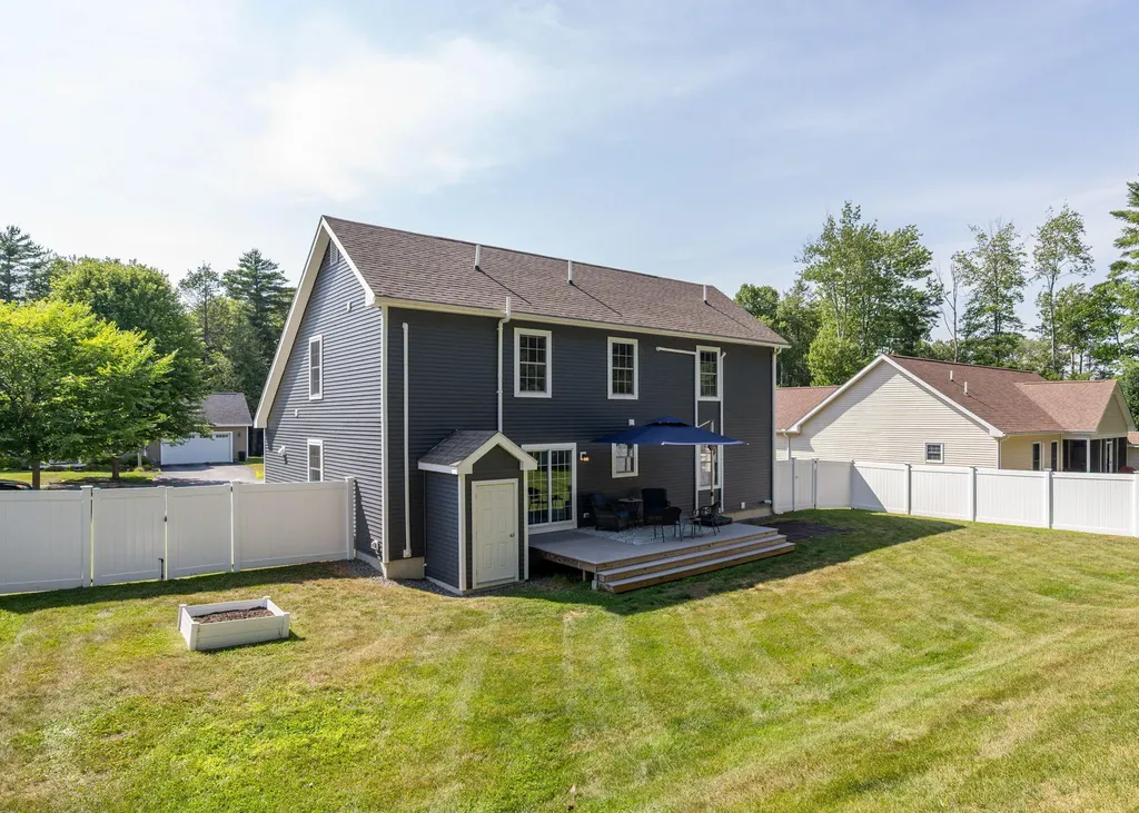 75 Forest Glen Lane Topsham ME 04086