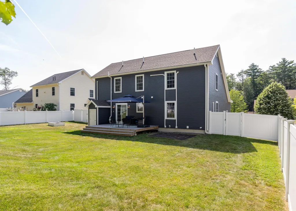 75 Forest Glen Lane Topsham ME 04086