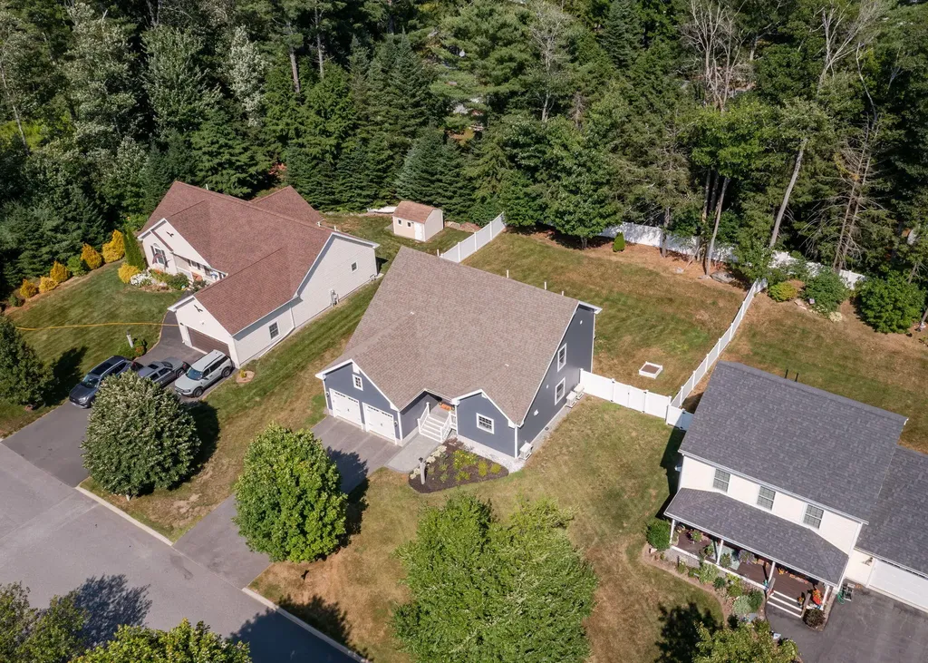 75 Forest Glen Lane Topsham ME 04086