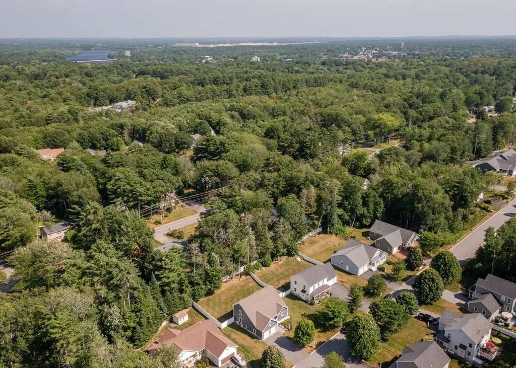 75 Forest Glen Lane Topsham ME 04086