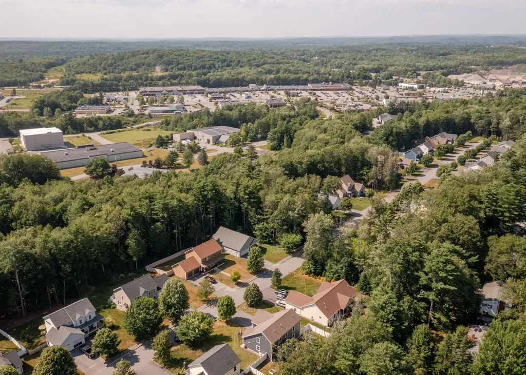 75 Forest Glen Lane Topsham ME 04086