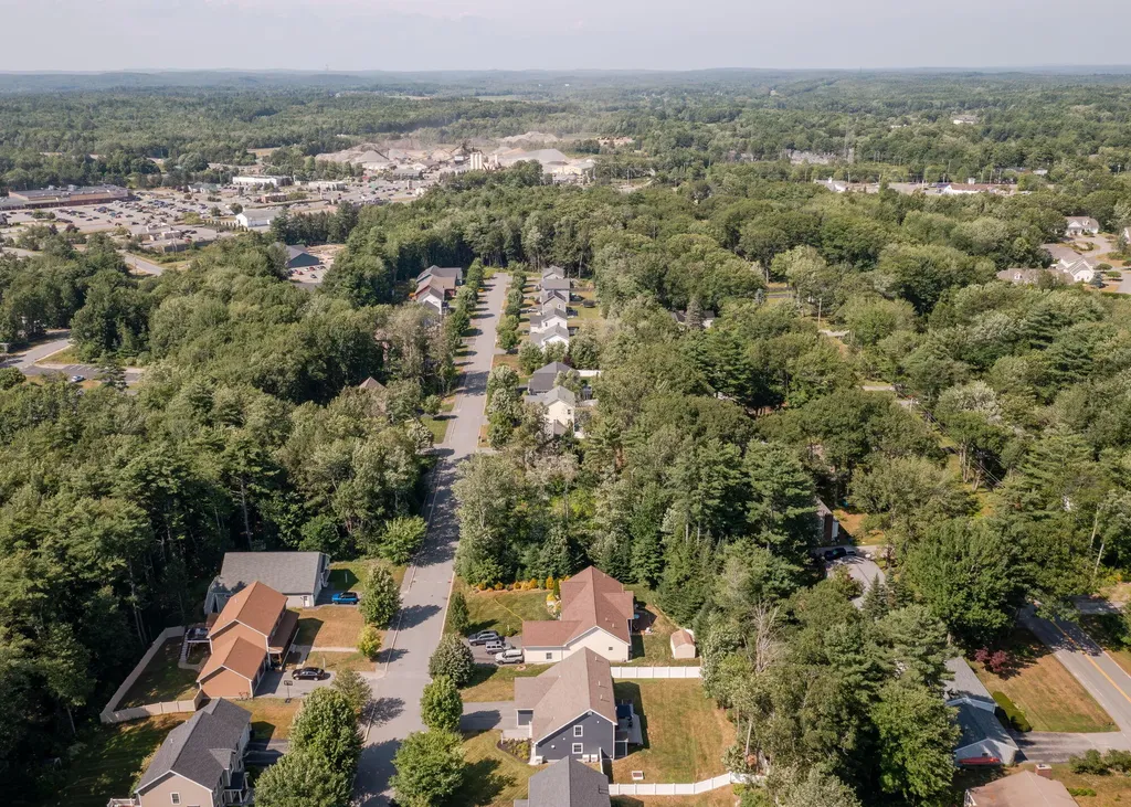 75 Forest Glen Lane Topsham ME 04086