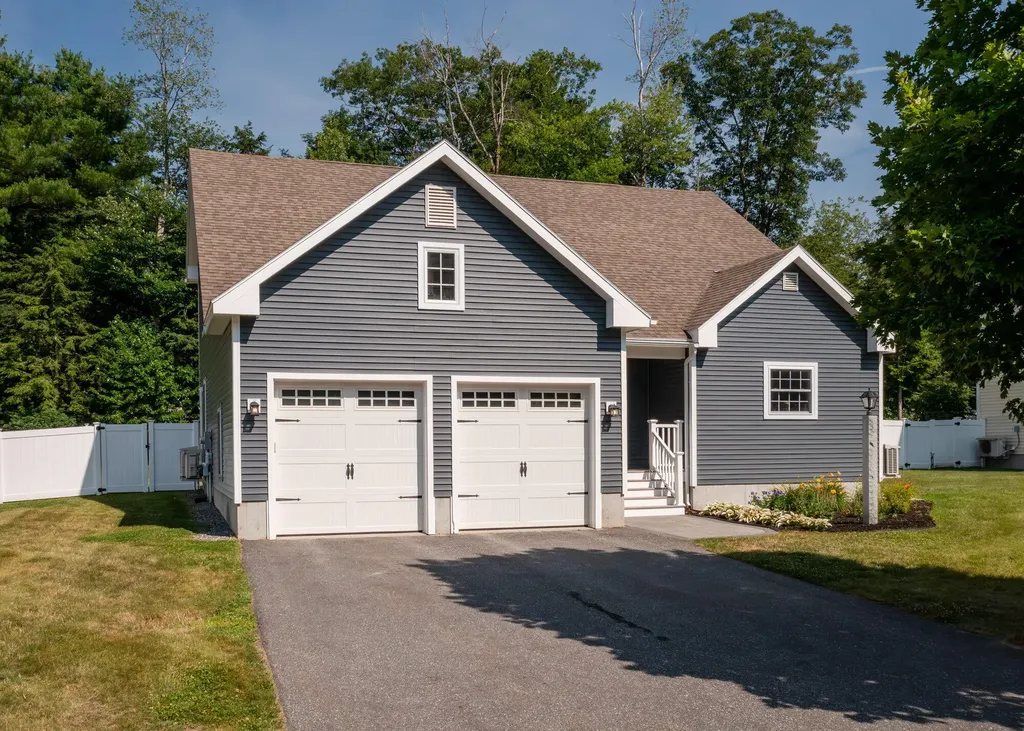 75 Forest Glen Lane Topsham ME 04086