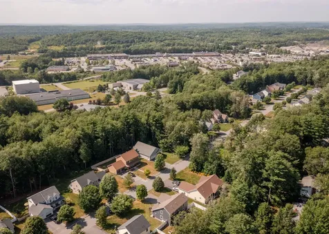 75 Forest Glen Lane Topsham ME 04086