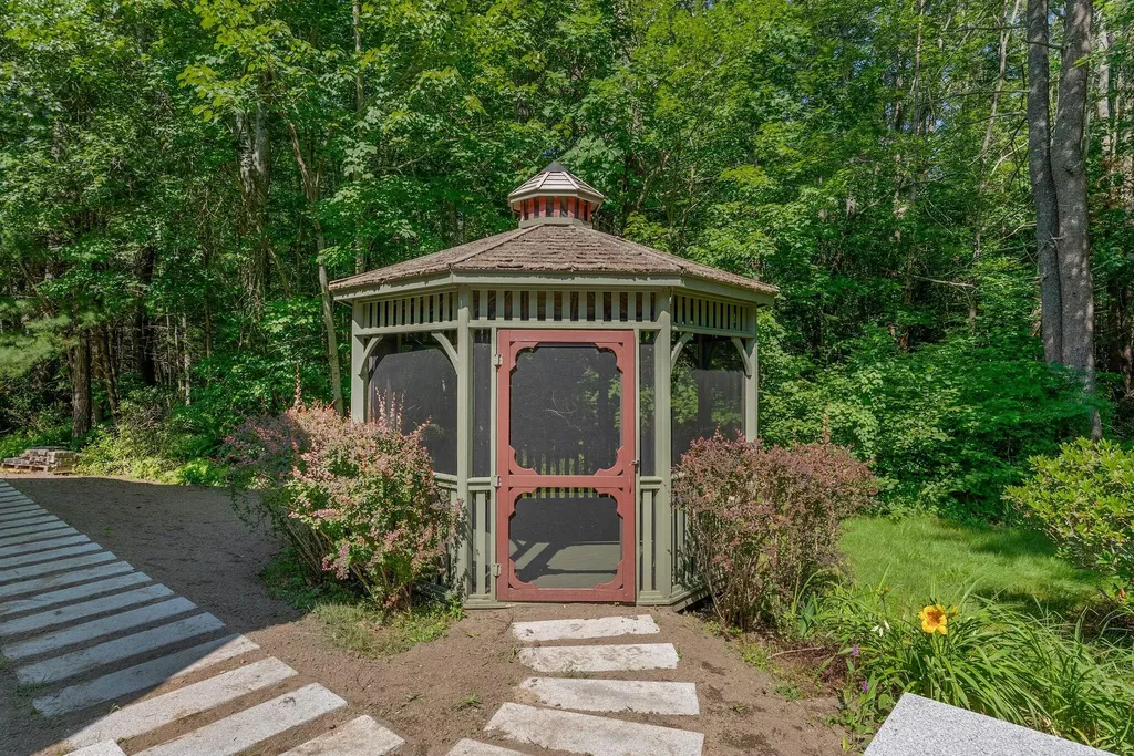 3 Fox Run Kennebunk ME 04043