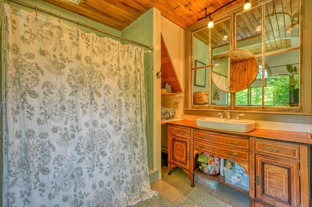 28 Abol Trail Pittston ME 04345