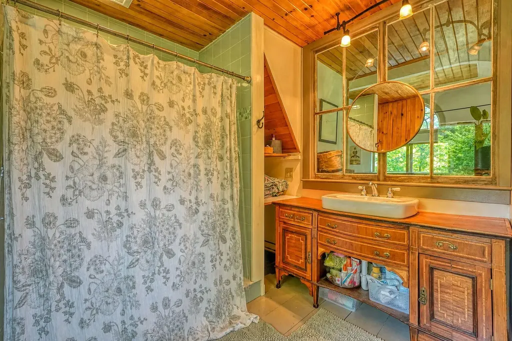 28 Abol Trail Pittston ME 04345