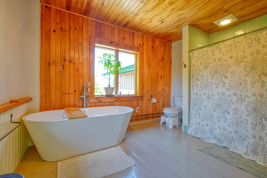 28 Abol Trail Pittston ME 04345