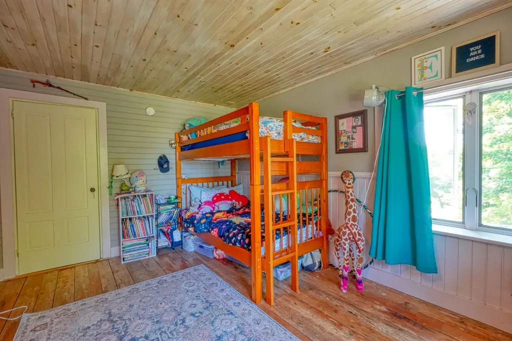 28 Abol Trail Pittston ME 04345