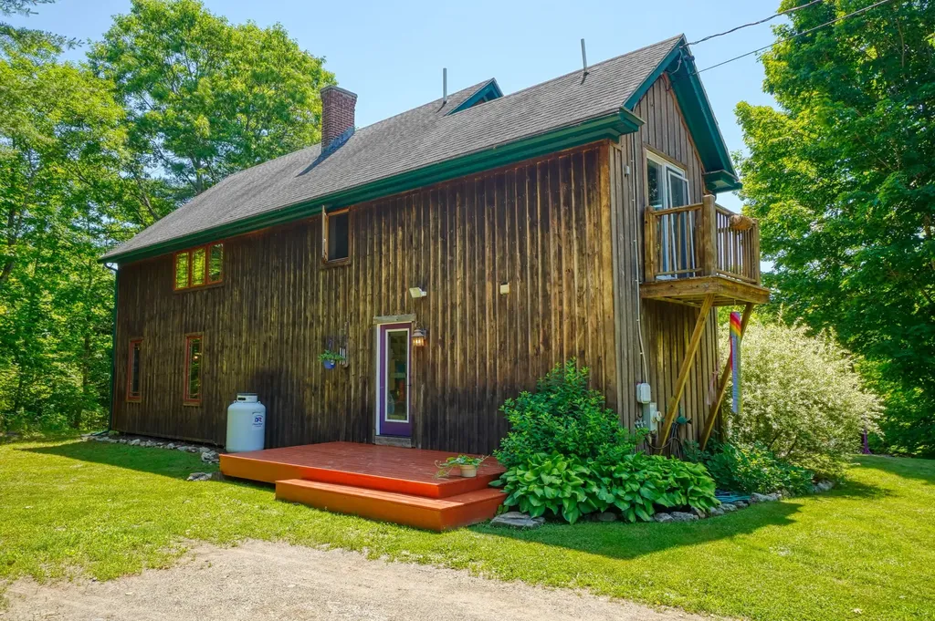 28 Abol Trail Pittston ME 04345