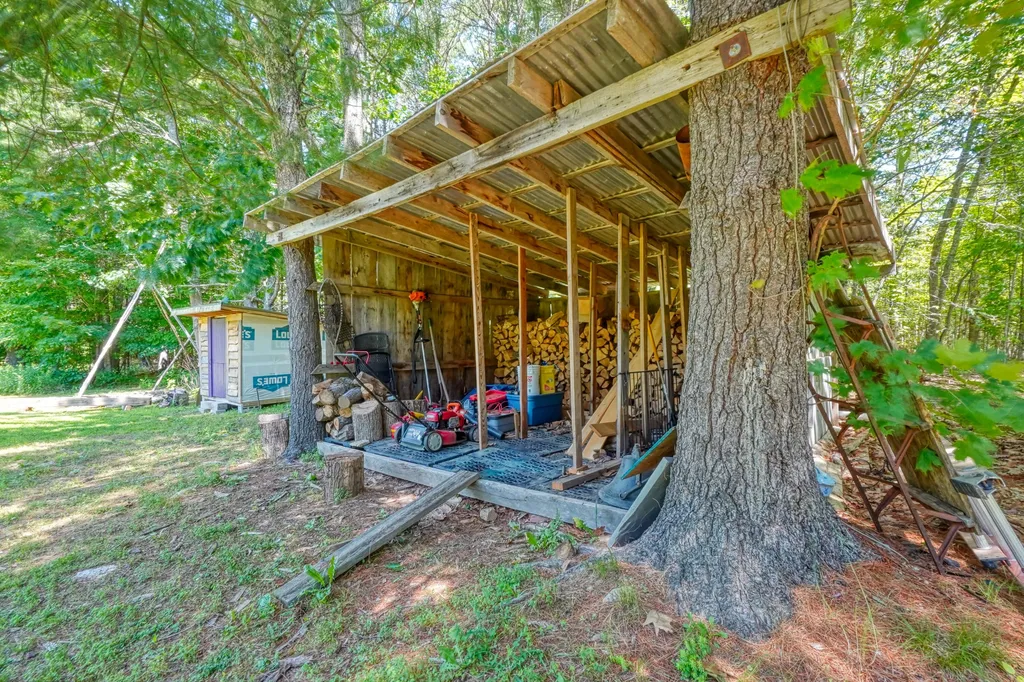 28 Abol Trail Pittston ME 04345