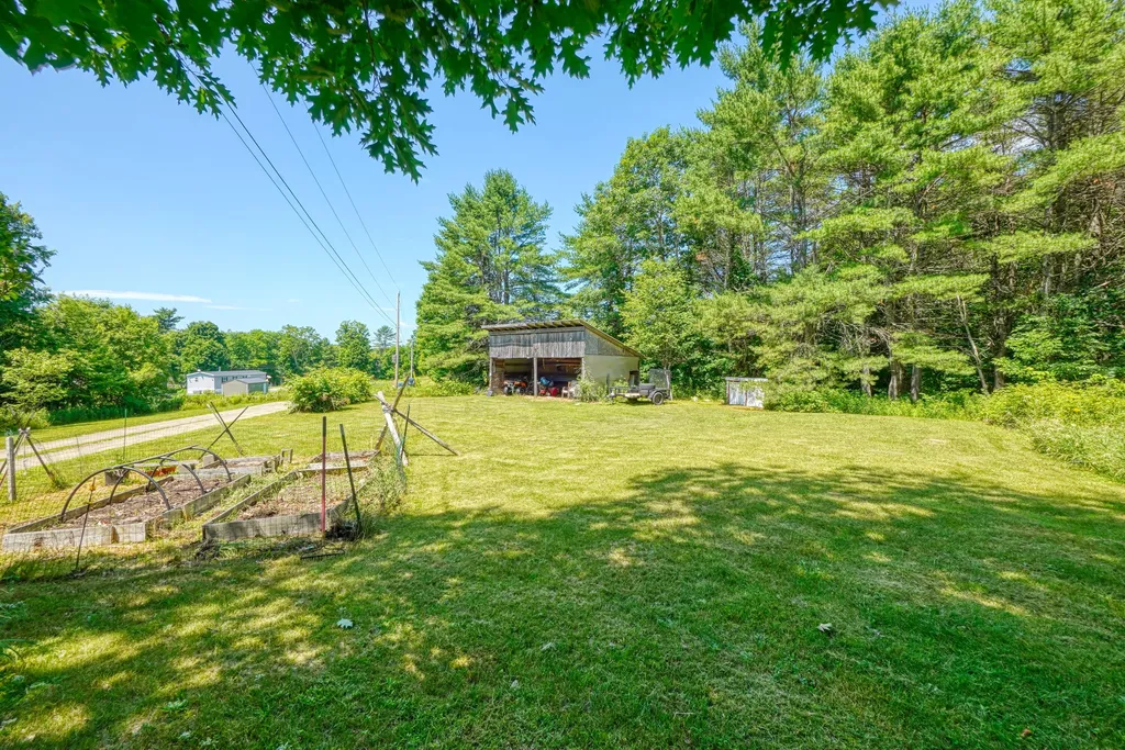 28 Abol Trail Pittston ME 04345