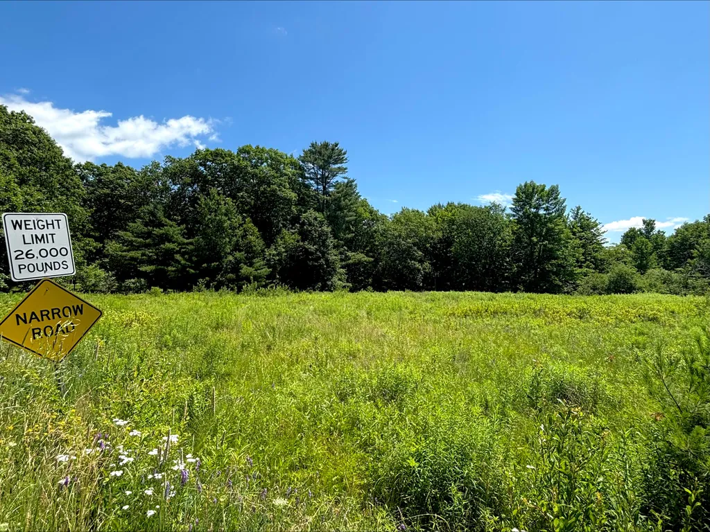 28 Abol Trail Pittston ME 04345