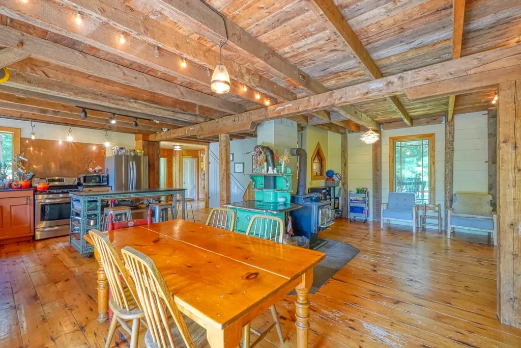 28 Abol Trail Pittston ME 04345