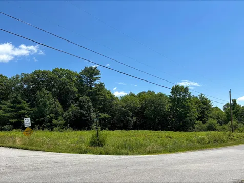 28 Abol Trail Pittston ME 04345