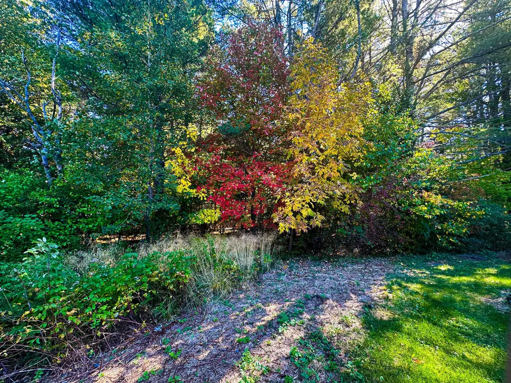 60 Constitution Avenue Hampden ME 04444