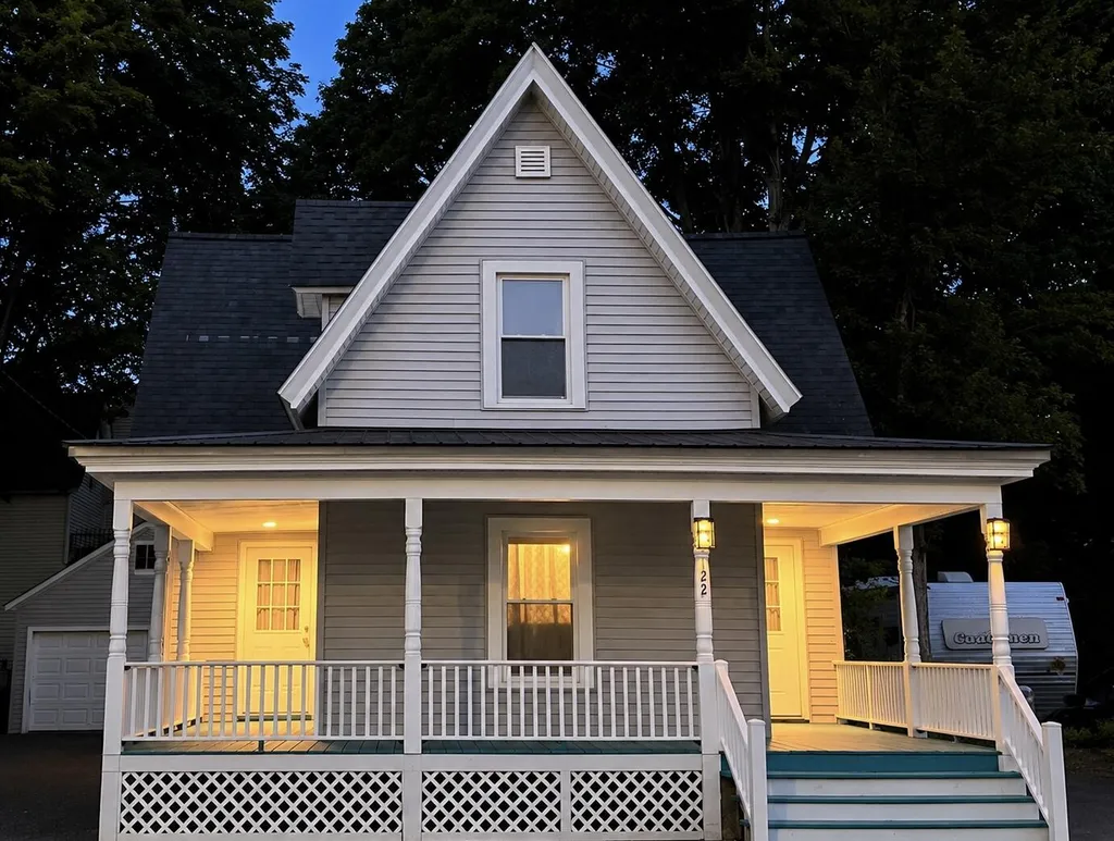 122 Whitney Street Auburn ME 04210
