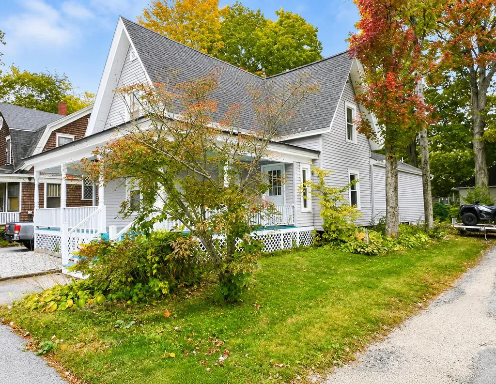 122 Whitney Street Auburn ME 04210