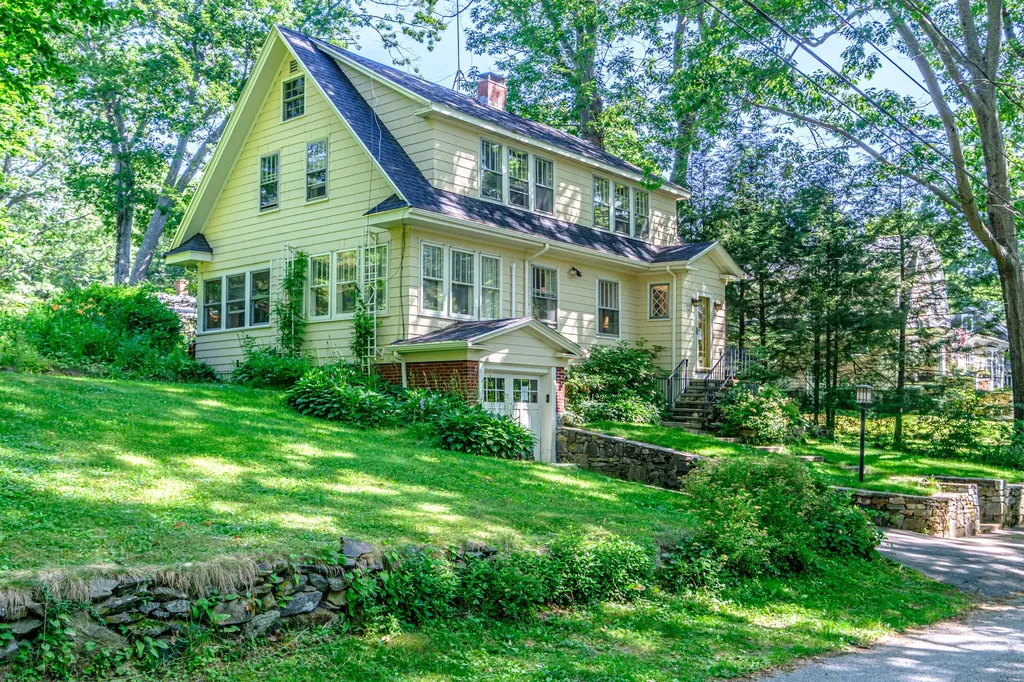 72 Stonybrook Road Cape Elizabeth ME 04107