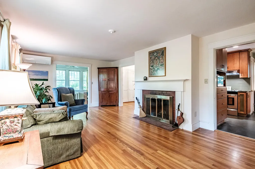 72 Stonybrook Road Cape Elizabeth ME 04107