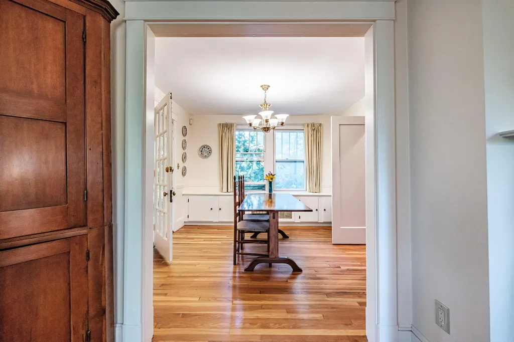 72 Stonybrook Road Cape Elizabeth ME 04107