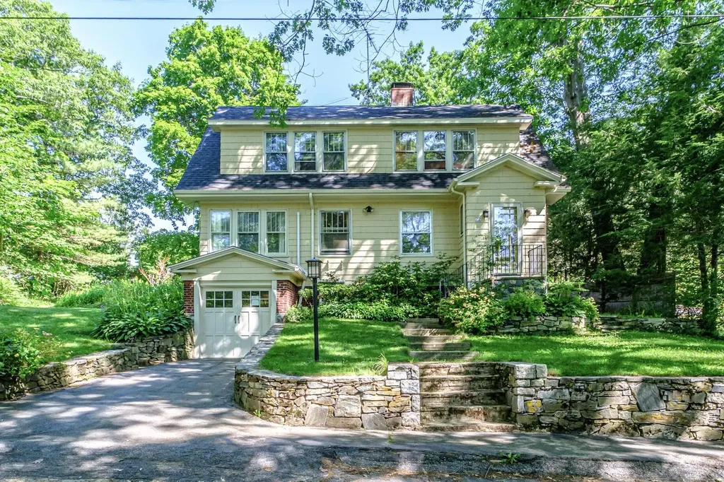72 Stonybrook Road Cape Elizabeth ME 04107