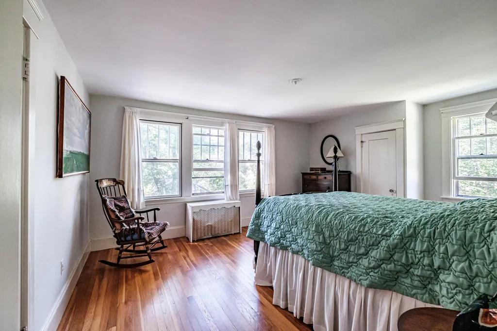 72 Stonybrook Road Cape Elizabeth ME 04107