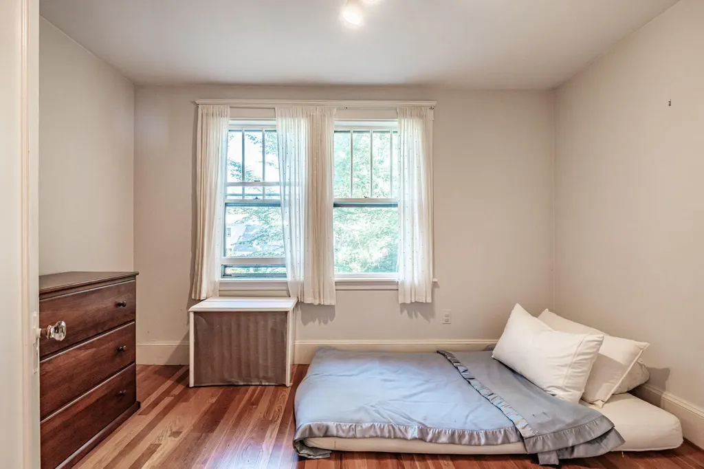 72 Stonybrook Road Cape Elizabeth ME 04107