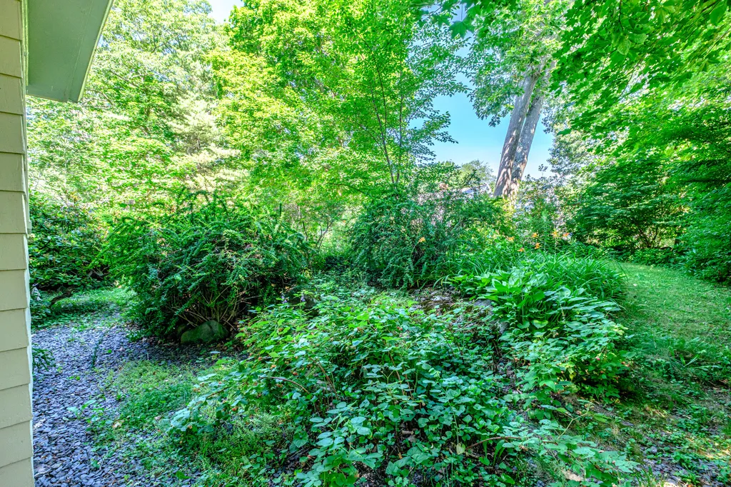 72 Stonybrook Road Cape Elizabeth ME 04107