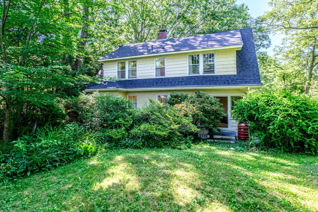 72 Stonybrook Road Cape Elizabeth ME 04107