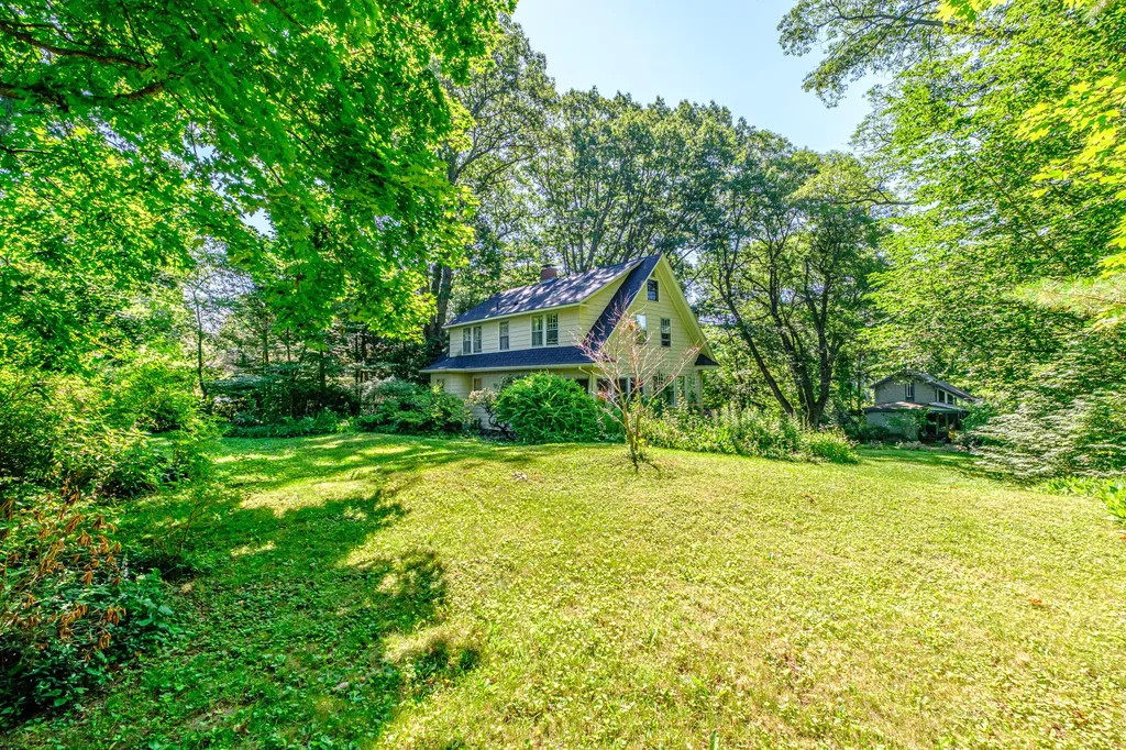72 Stonybrook Road Cape Elizabeth ME 04107