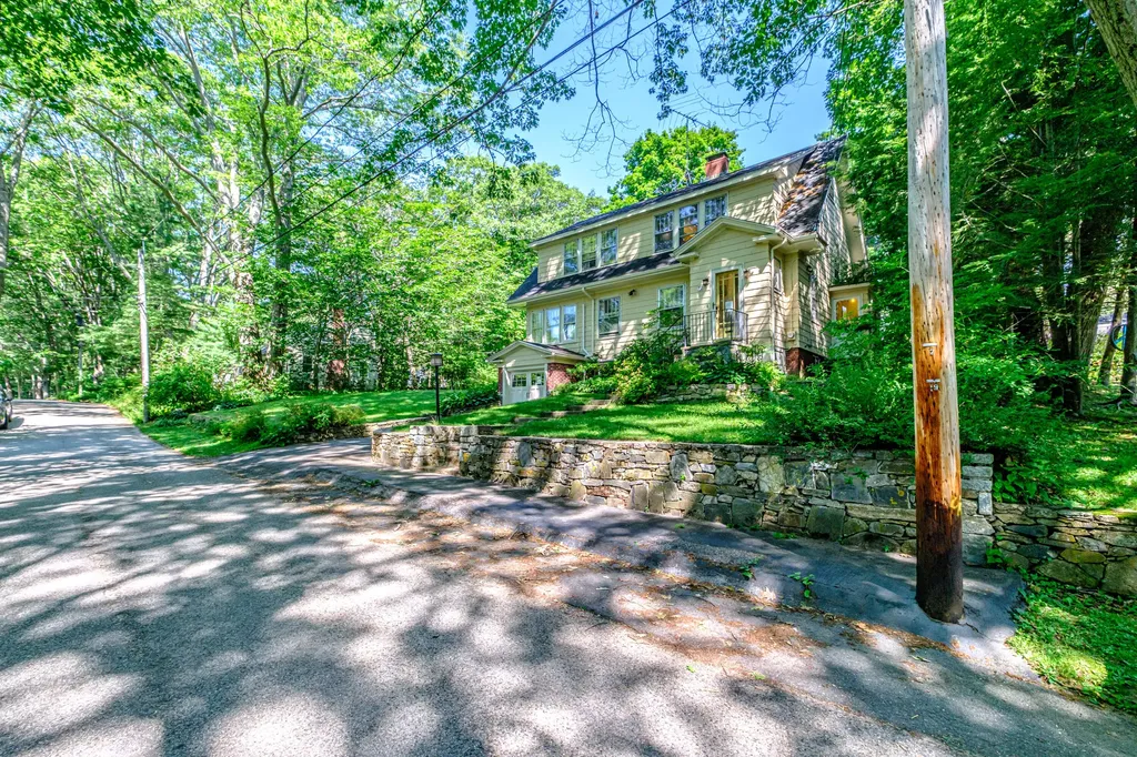 72 Stonybrook Road Cape Elizabeth ME 04107