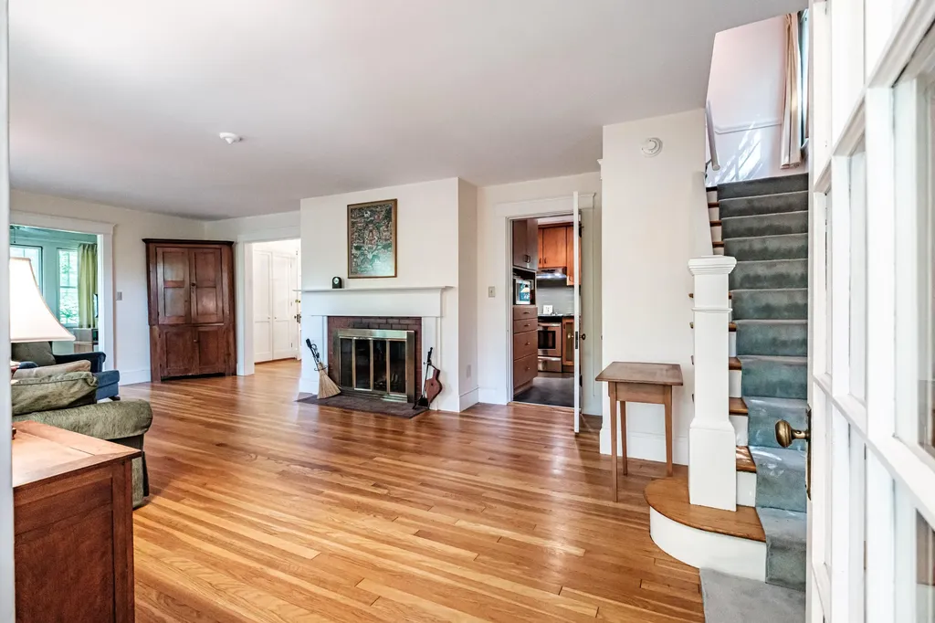 72 Stonybrook Road Cape Elizabeth ME 04107