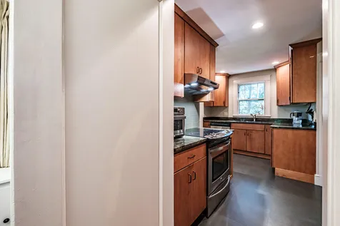 72 Stonybrook Road Cape Elizabeth ME 04107