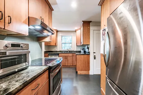 72 Stonybrook Road Cape Elizabeth ME 04107
