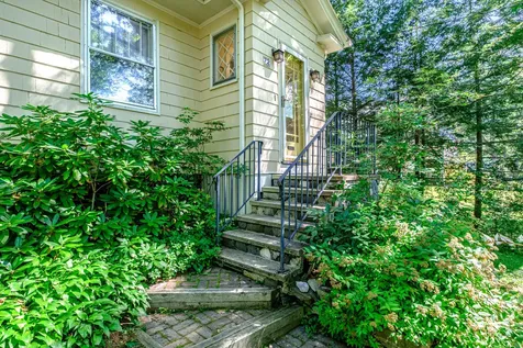 72 Stonybrook Road Cape Elizabeth ME 04107