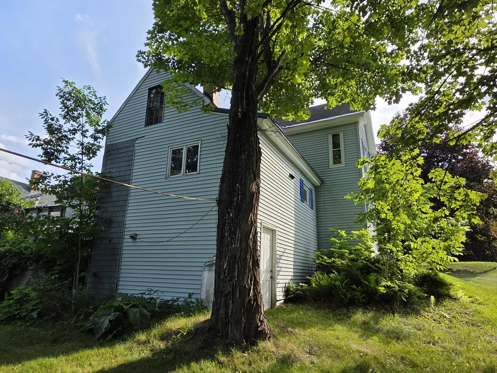 28 N Guilford Road Monson ME 04464