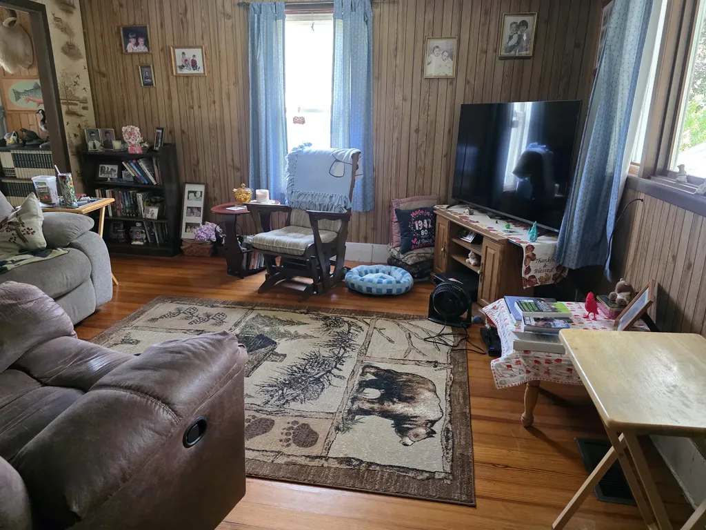 28 N Guilford Road Monson ME 04464