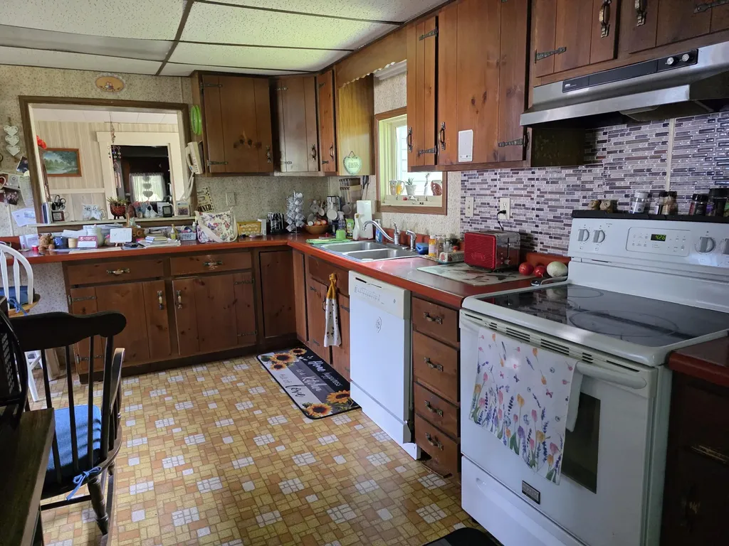 28 N Guilford Road Monson ME 04464