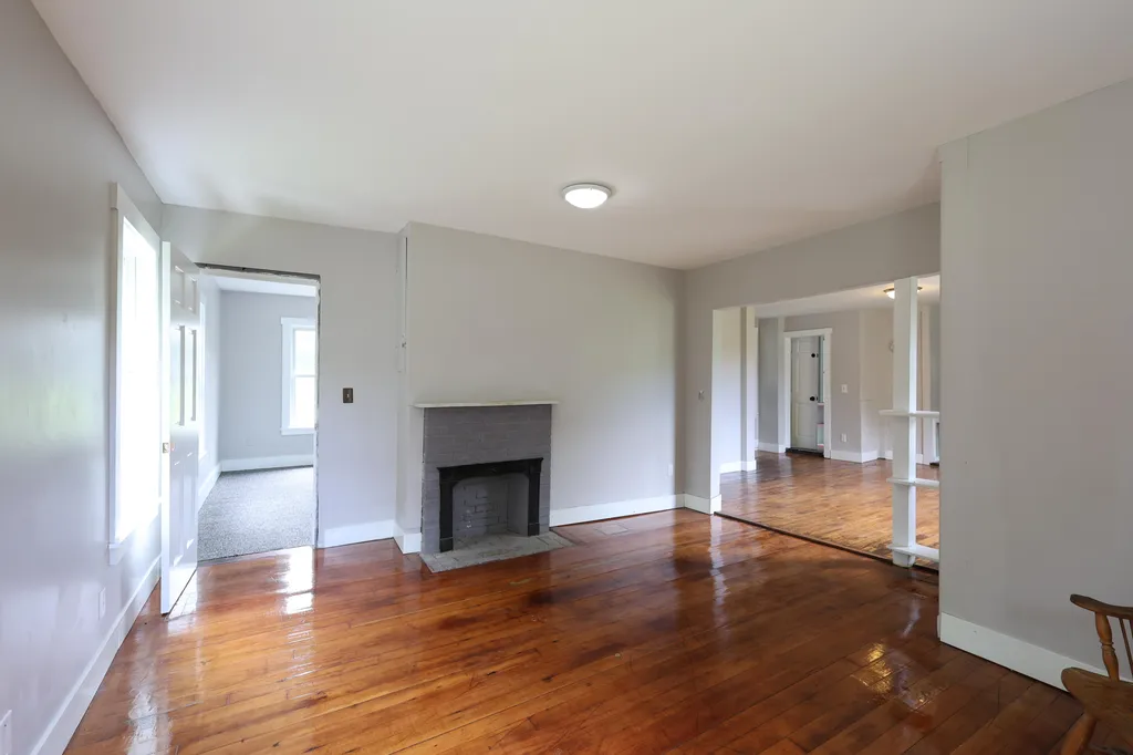 1146 Post Road Bowdoinham ME 04008