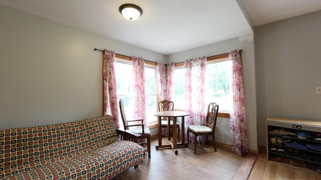 1146 Post Road Bowdoinham ME 04008