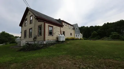 1146 Post Road Bowdoinham ME 04008