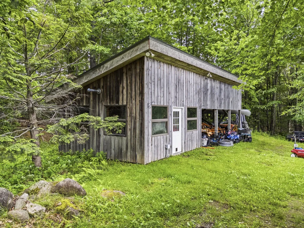 210 Sutherland Pond Road Sabattus ME 04280