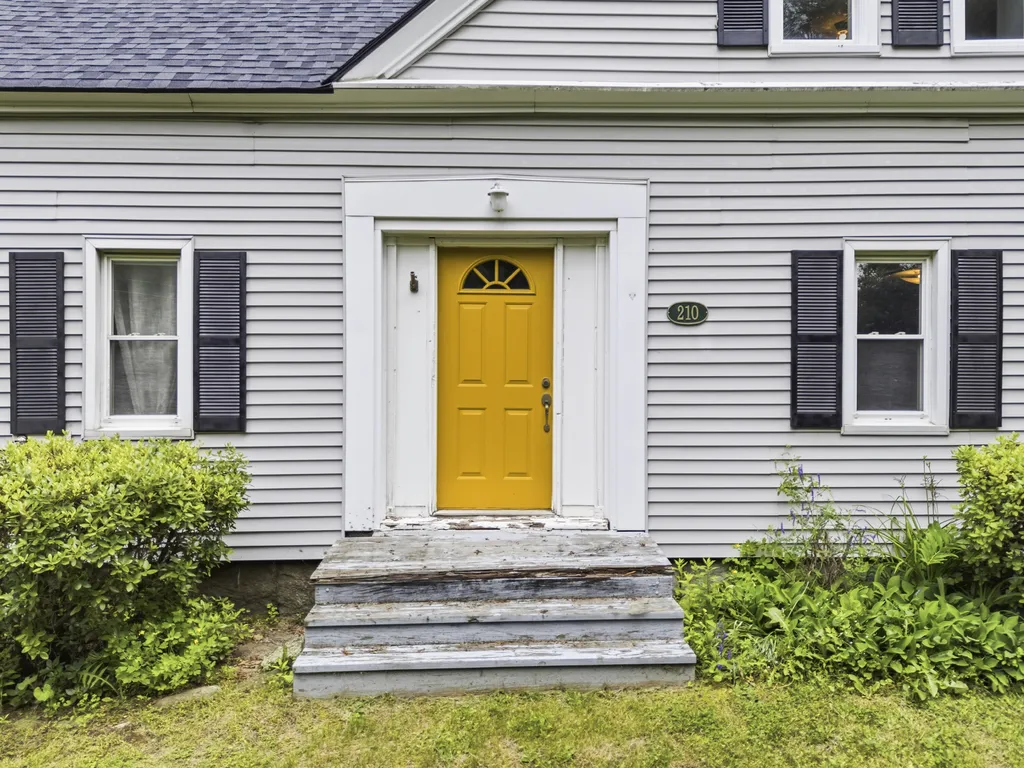 210 Sutherland Pond Road Sabattus ME 04280
