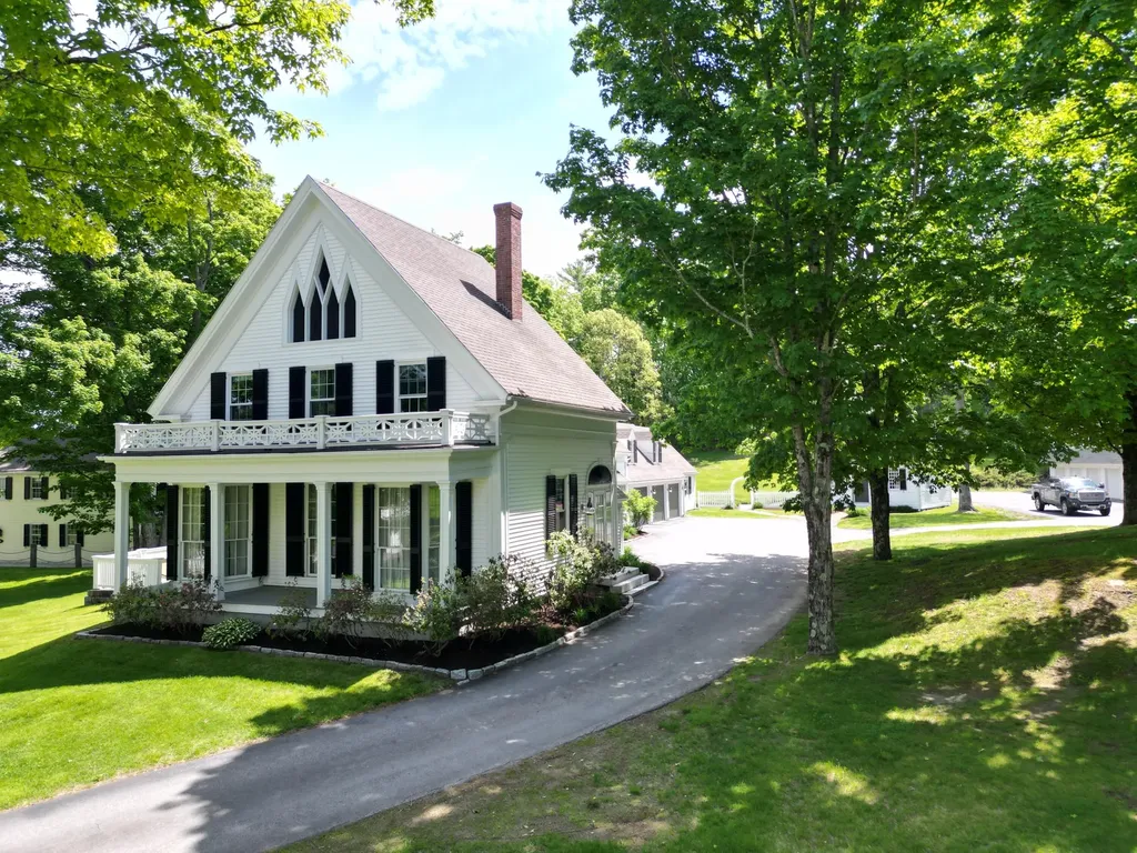 1090 Pittston School Street Pittston ME 04345