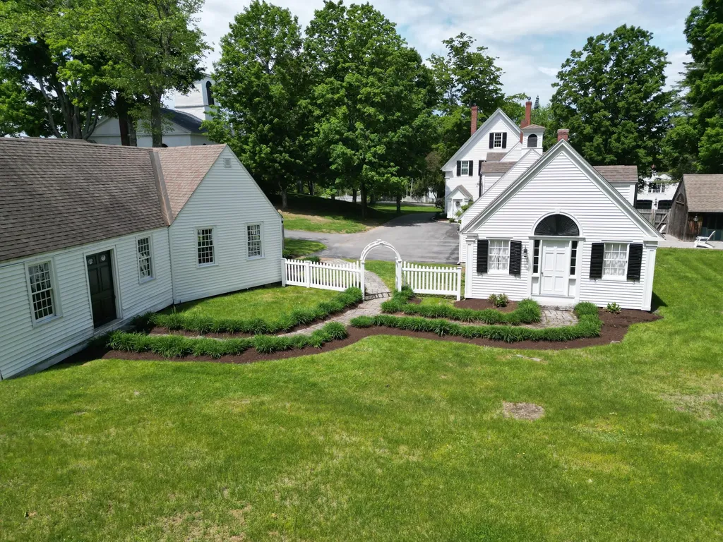 1090 Pittston School Street Pittston ME 04345