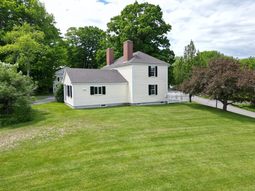 1090 Pittston School Street Pittston ME 04345