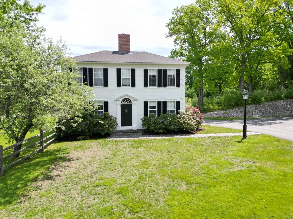 1090 Pittston School Street Pittston ME 04345