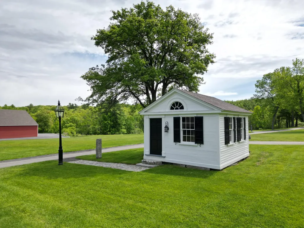 1090 Pittston School Street Pittston ME 04345