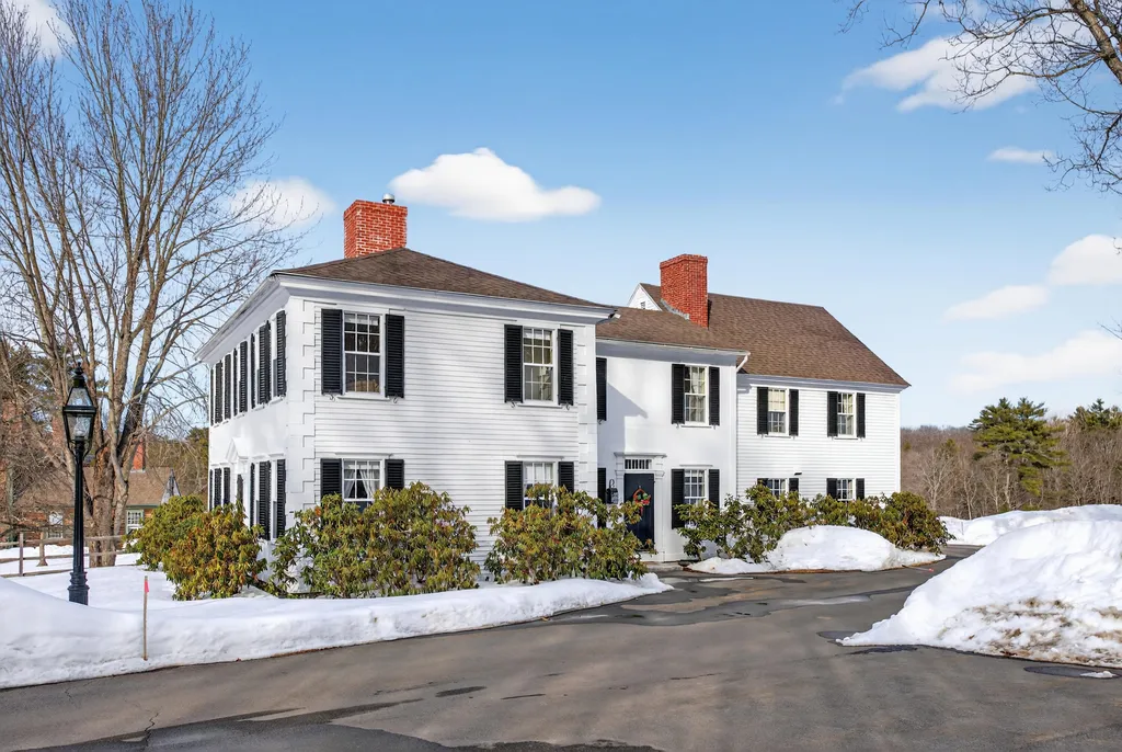 1090 Pittston School Street Pittston ME 04345